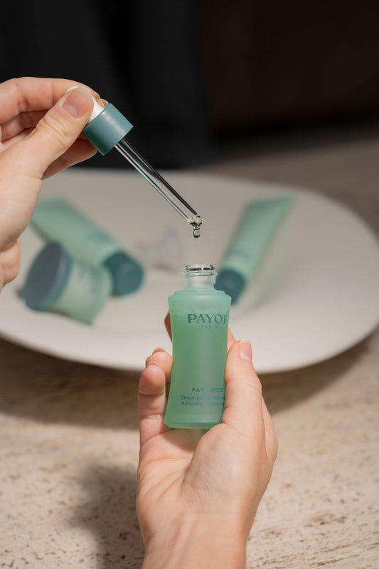 Visuel AHA : quels produits pour une peau grasse ?