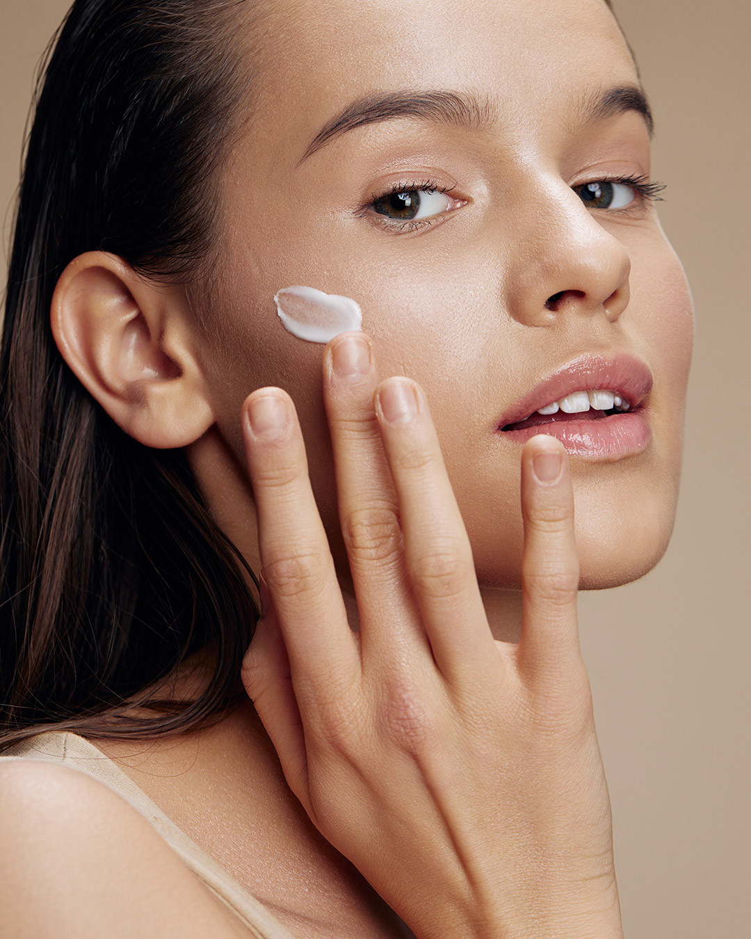 Article : Comment les crèmes hydratent-elles notre peau ?