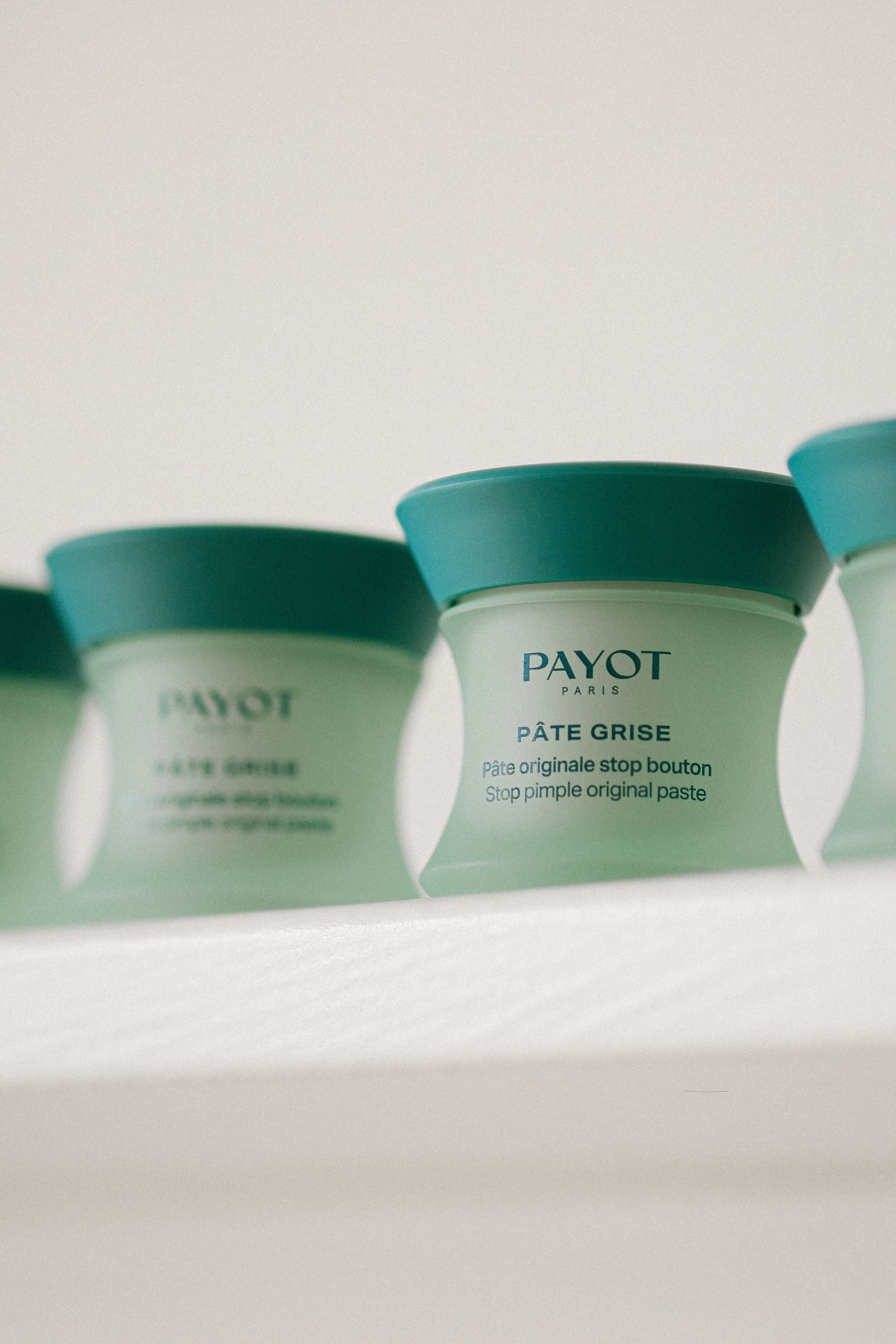 PAYOT L'Originale Grey Paste, das Geheimnis eines Schönheitsrezepts, das über Generationen weitergegeben wurde