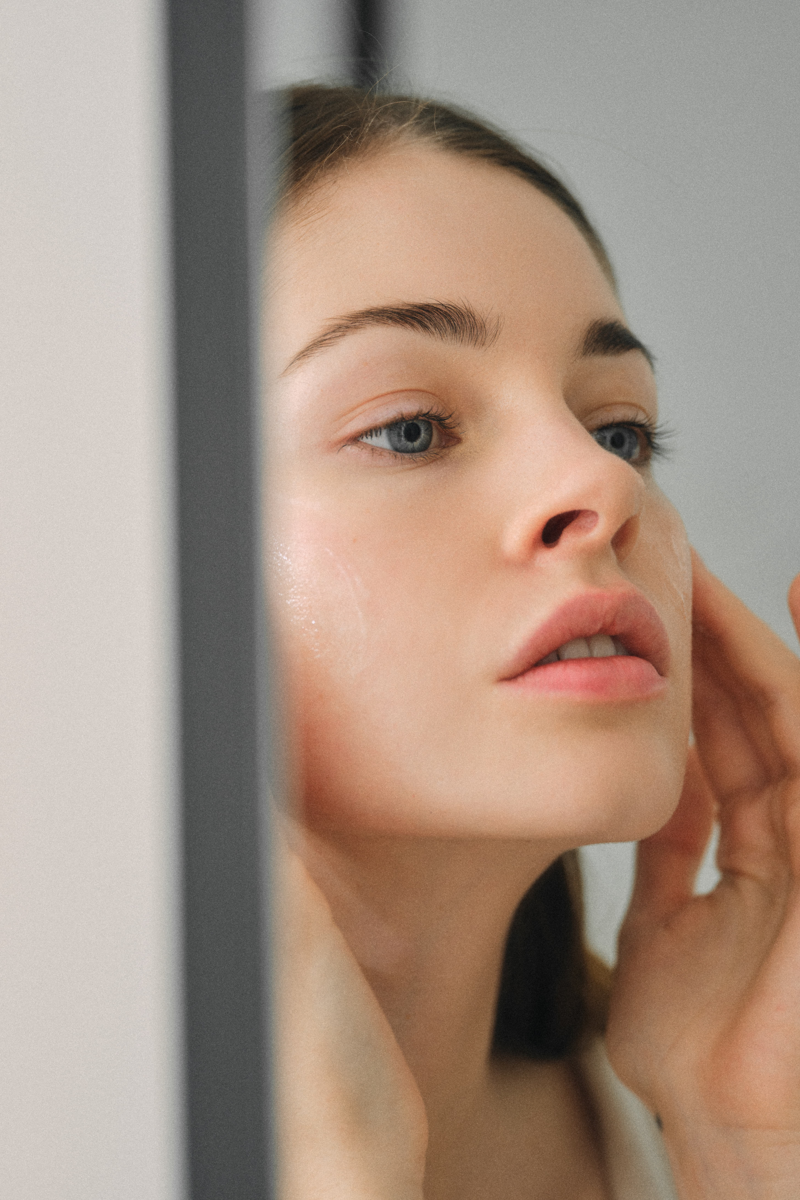 Teint terne : Comment améliorer mon grain de peau ?
