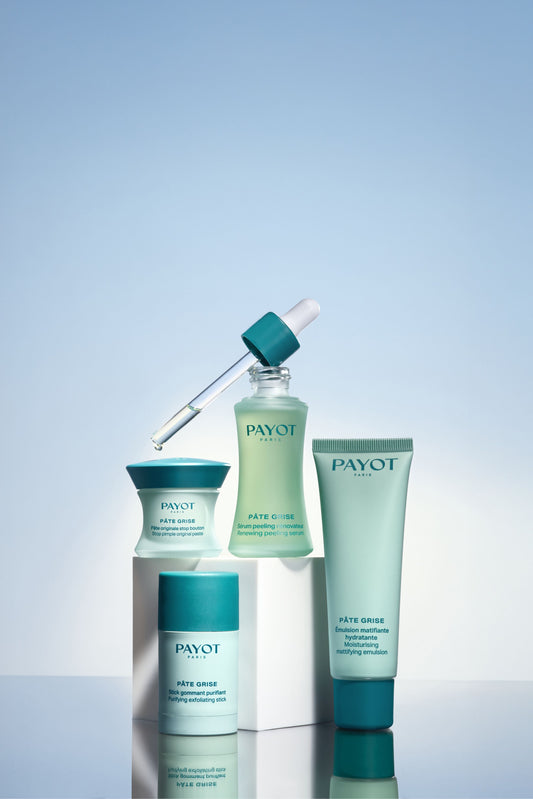 Imperfections, peau qui brille, petits boutons… Comment accompagner la peau des ados ?