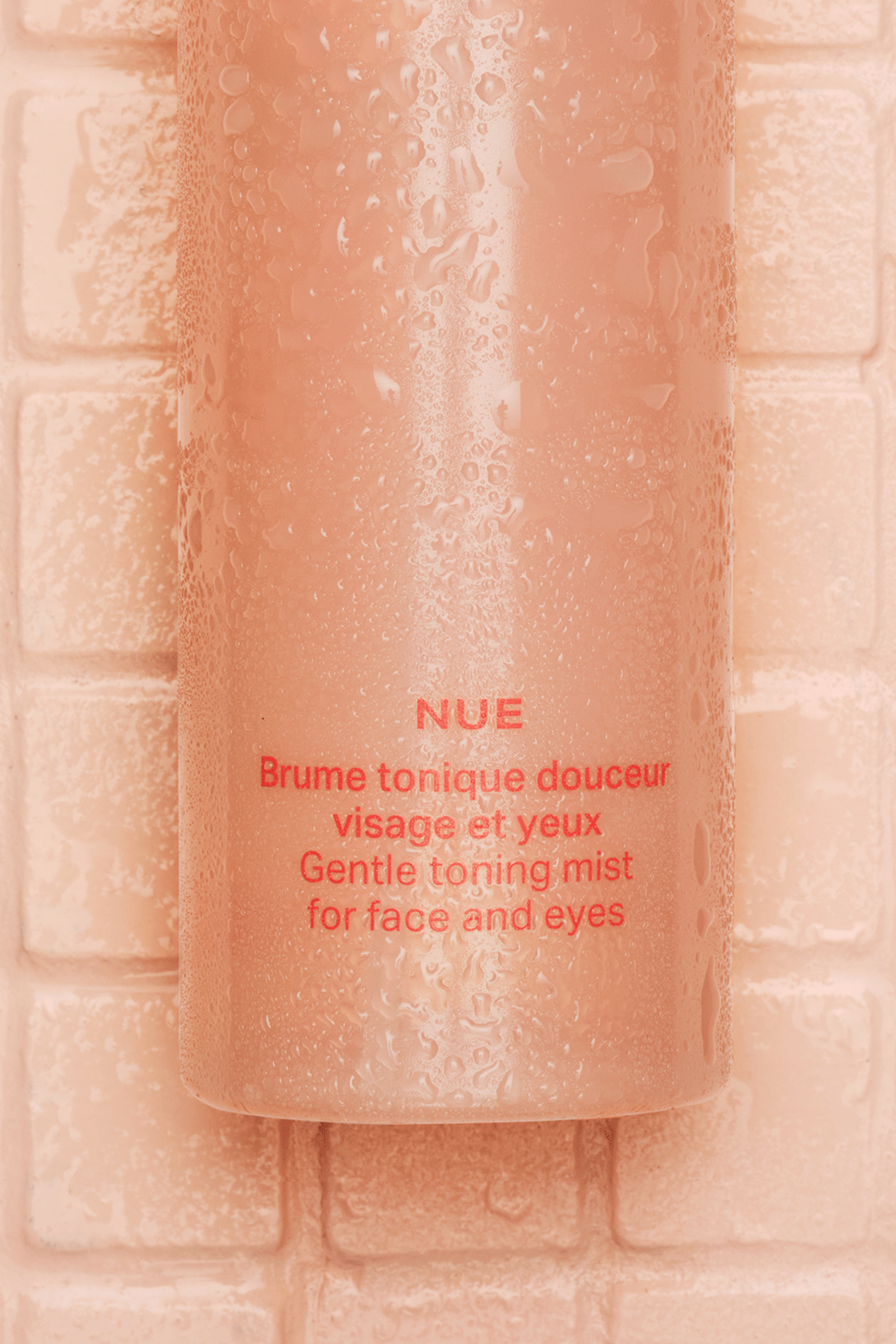 Double nettoyage du visage avec la gamme Nue