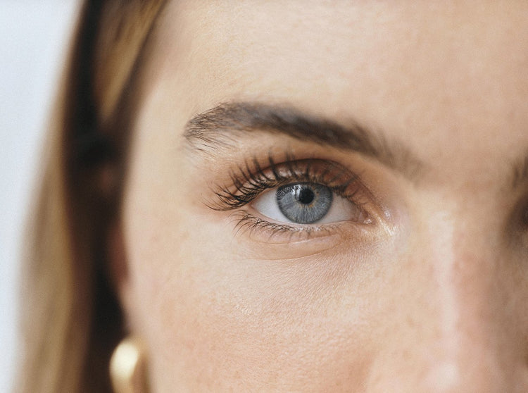 Nos contours des yeux